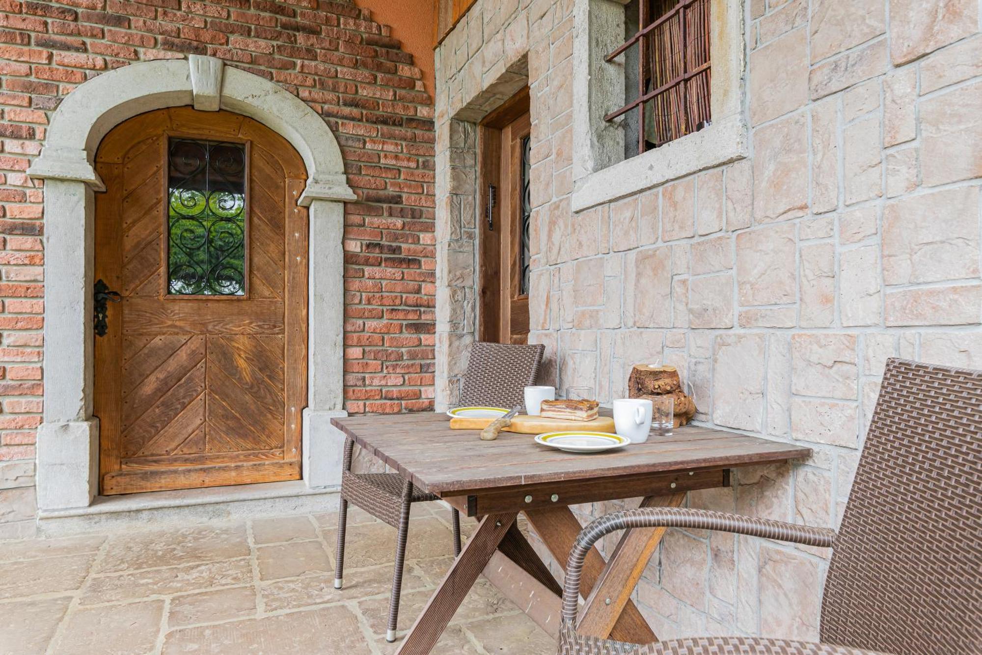 House Na Meji With Sauna - Happy Rentals Pivka Exterior photo
