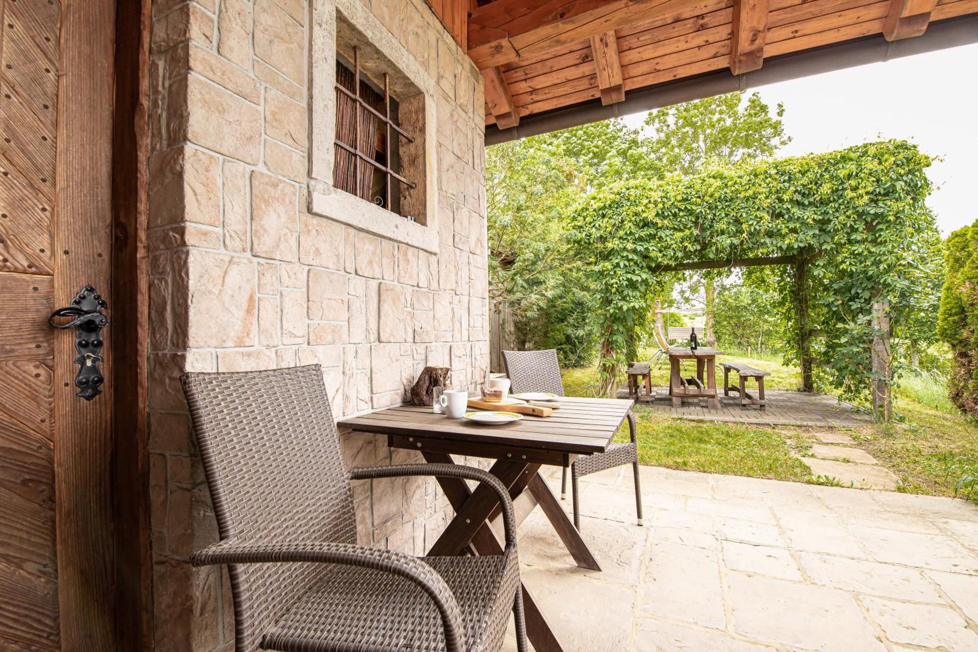 House Na Meji With Sauna - Happy Rentals Pivka Exterior photo