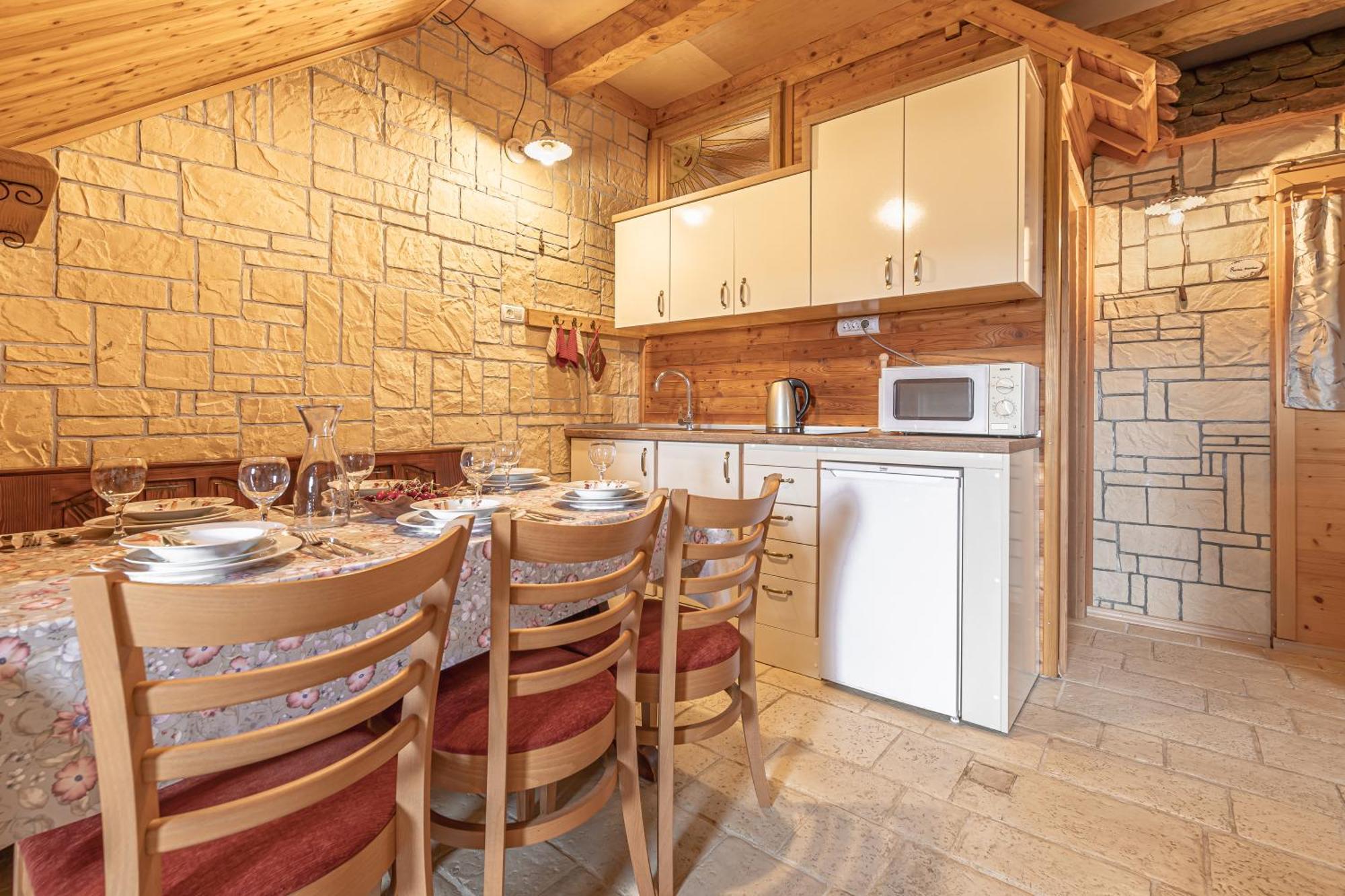 House Na Meji With Sauna - Happy Rentals Pivka Exterior photo