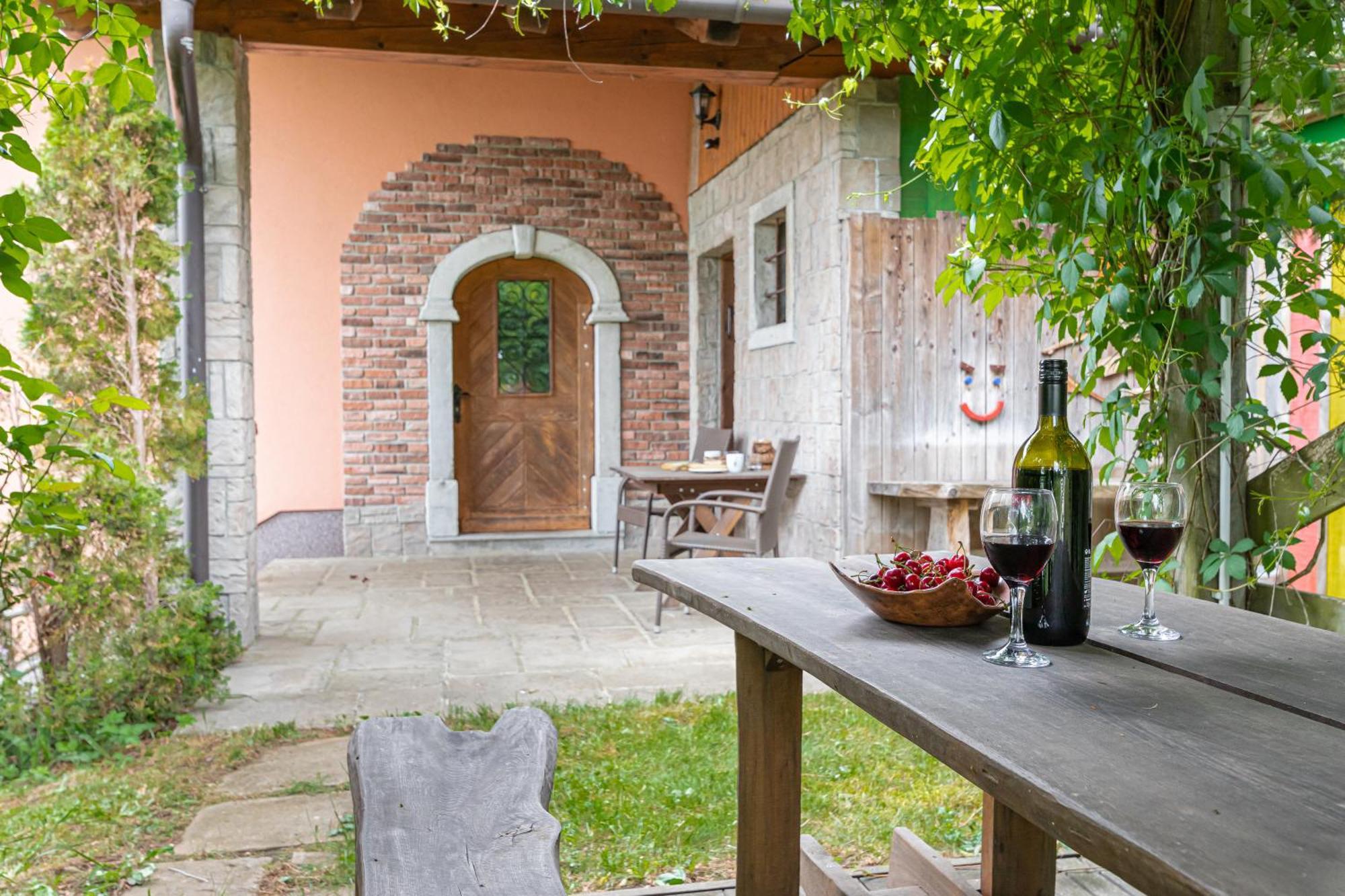 House Na Meji With Sauna - Happy Rentals Pivka Exterior photo